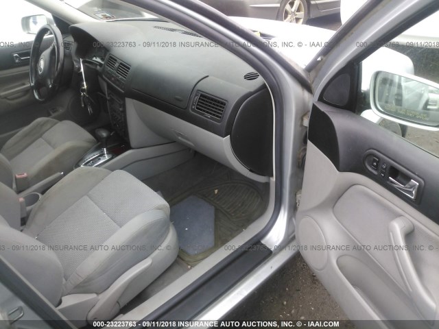 3VWPE69M33M196507 - 2003 VOLKSWAGEN JETTA WOLFSBURG 银色 照片 5