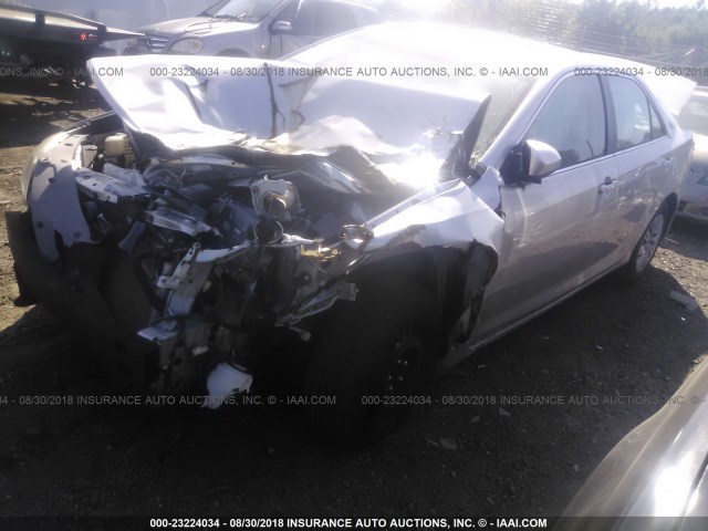 4T1BD1FK2CU011828 - 2012 TOYOTA CAMRY HYBRID/LE/XLE 银色 照片 2