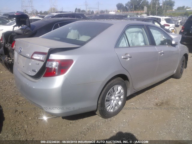 4T1BD1FK2CU011828 - 2012 TOYOTA CAMRY HYBRID/LE/XLE SILVER photo 4