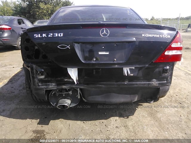 WDBKK49F44F302362 - 2004 MERCEDES-BENZ SLK 230 KOMPRESSOR BLACK photo 6