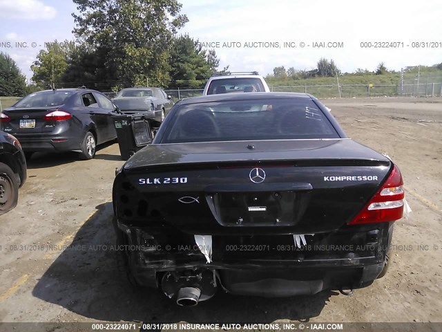 WDBKK49F44F302362 - 2004 MERCEDES-BENZ SLK 230 KOMPRESSOR BLACK photo 8