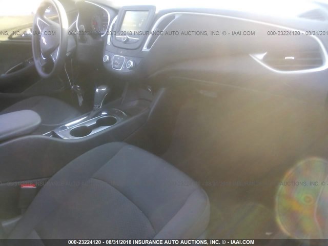 1G1ZB5ST2JF197086 - 2018 CHEVROLET MALIBU LS Gümüş foto 5