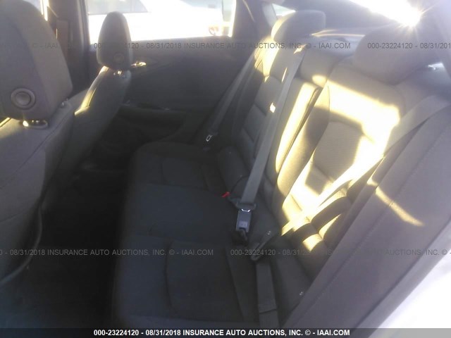 1G1ZB5ST2JF197086 - 2018 CHEVROLET MALIBU LS Gümüş foto 8