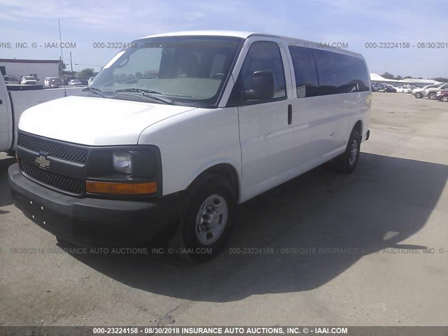 1GAZGZFG3C1151787 - 2012 CHEVROLET EXPRESS G3500 LS WHITE photo 2