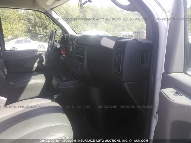 1GAZGZFG3C1151787 - 2012 CHEVROLET EXPRESS G3500 LS 白色 照片 5