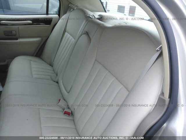 1LNHM81W63Y695613 - 2003 LINCOLN TOWN CAR EXECUTIVE BEIGE photo 8
