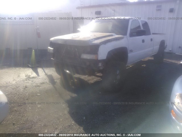 1GCHK33215F908456 - 2005 CHEVROLET SILVERADO K3500 WHITE photo 2