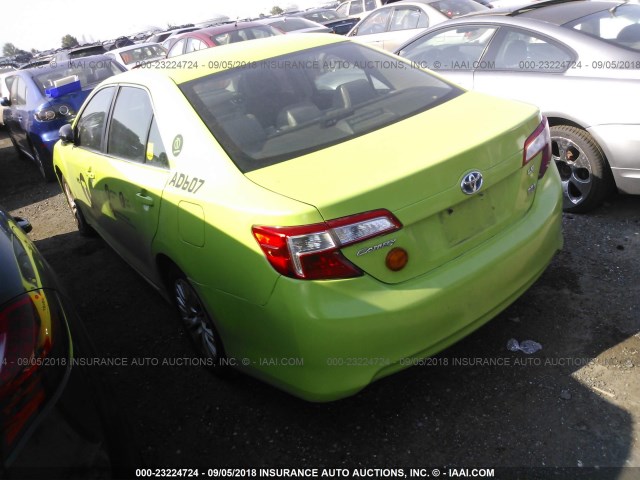 4T1BD1FK4DU071885 - 2013 TOYOTA CAMRY HYBRID/LE/XLE 绿色 照片 3