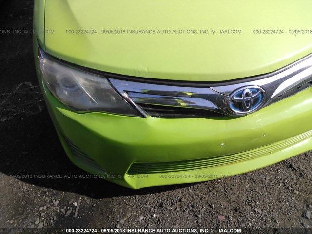 4T1BD1FK4DU071885 - 2013 TOYOTA CAMRY HYBRID/LE/XLE 绿色 照片 6