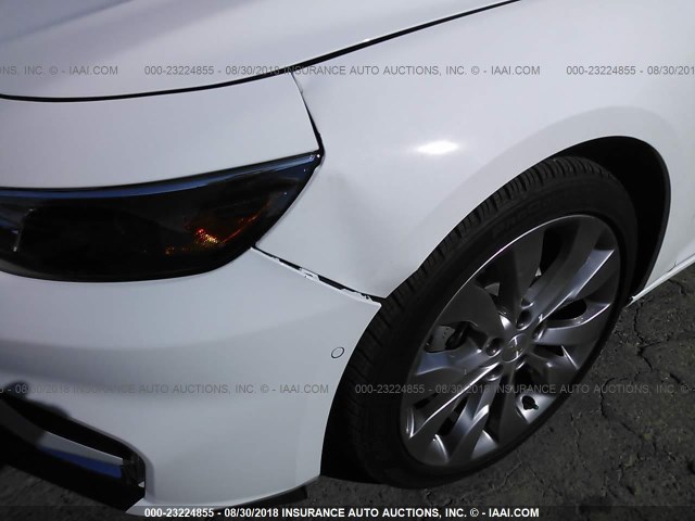 1G1ZH5SX6HF182506 - 2017 CHEVROLET MALIBU PREMIER WHITE photo 6