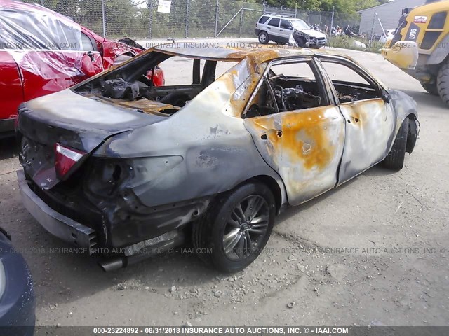 4T1BF1FK3HU746562 - 2017 TOYOTA CAMRY LE/XLE/SE/XSE 黑色 照片 4