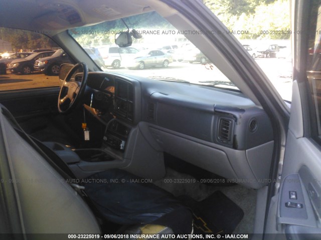 1GNEC16ZX3J252188 - 2003 CHEVROLET SUBURBAN C1500 TAN photo 5