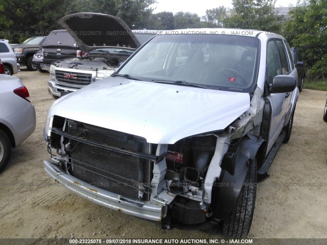 2HKYF18194H616941 - 2004 HONDA PILOT LX SILVER photo 2