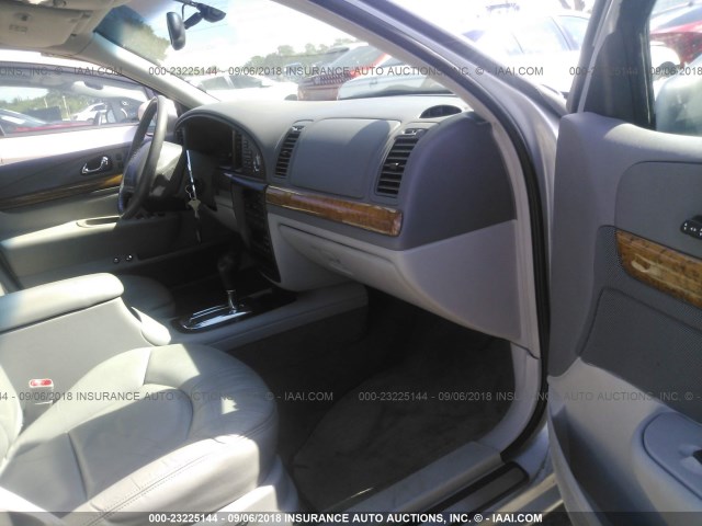 1LNHM97V8YY829971 - 2000 LINCOLN CONTINENTAL  银色 照片 5