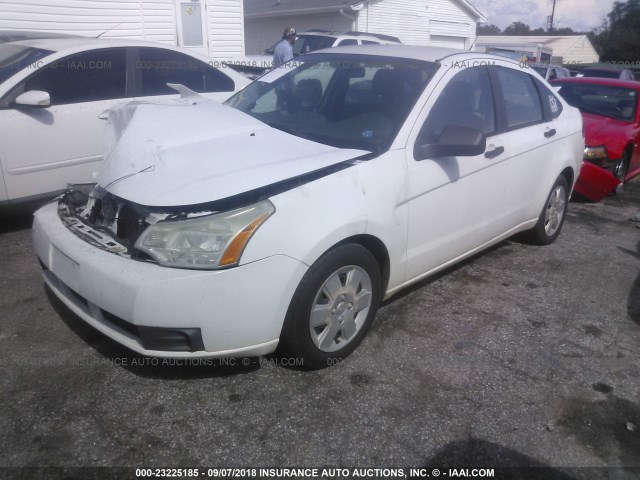 1FAHP34N88W241972 - 2008 FORD FOCUS S/SE WHITE photo 2