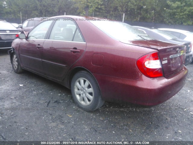 4T1BF30K62U005172 - 2002 TOYOTA CAMRY LE/XLE/SE Марун фото 3