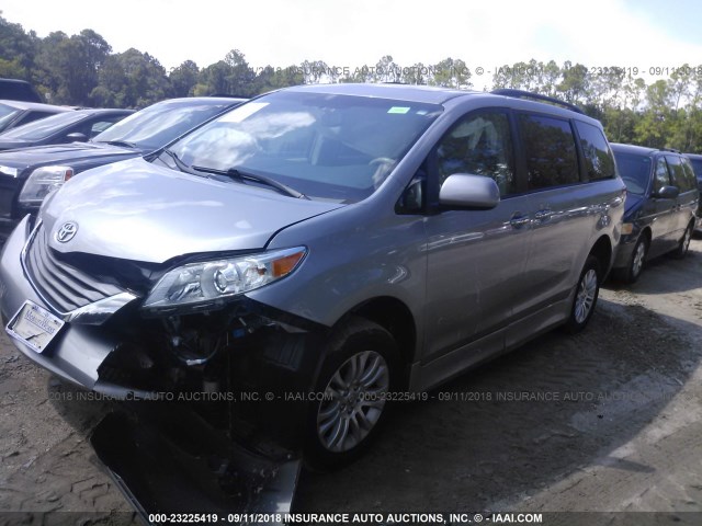 5TDYK3DCXCS235252 - 2012 TOYOTA SIENNA XLE/LIMITED SILVER photo 2