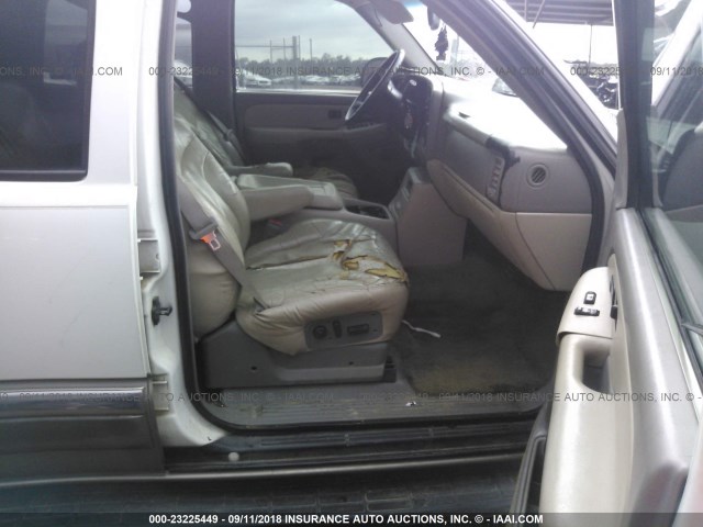 1GKEC13TXYJ165279 - 2000 GMC YUKON WHITE photo 5