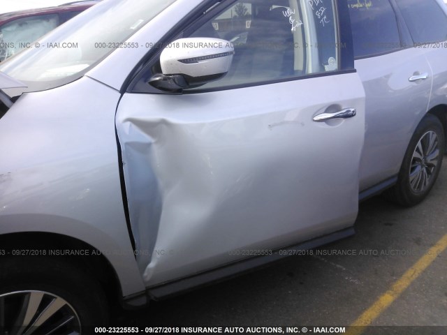 5N1DR2MM2JC615032 - 2018 NISSAN PATHFINDER S/SV/SL/PLATINUM SILVER photo 6