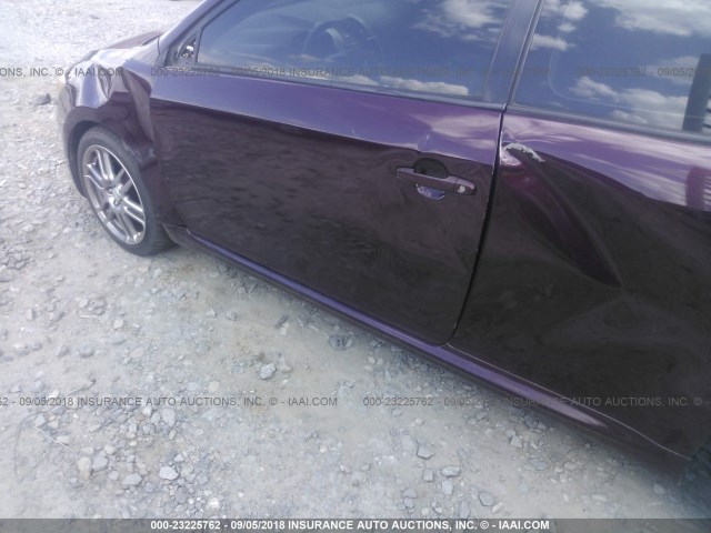 JTKDE177550015993 - 2005 TOYOTA SCION TC 勃艮第红 照片 6