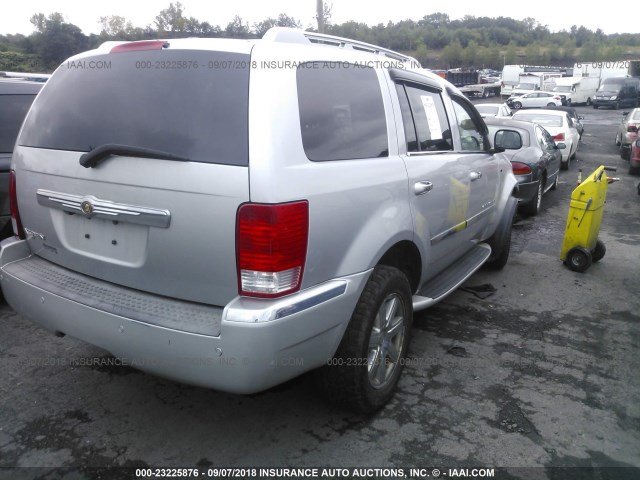 1A8HW58N18F147167 - 2008 CHRYSLER ASPEN LIMITED SILVER photo 4