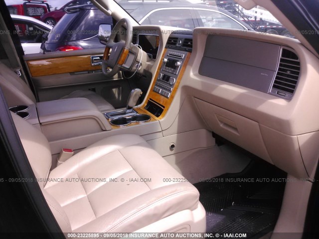 5LMFU27527LJ05278 - 2007 LINCOLN NAVIGATOR Schwarz Foto 5