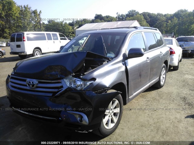 5TDBK3EH3DS245252 - 2013 TOYOTA HIGHLANDER PLUS/SE GRAY photo 2