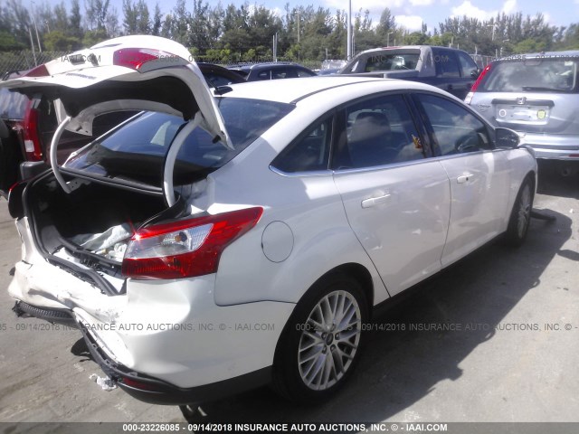 1FADP3J26DL138876 - 2013 FORD FOCUS TITANIUM WHITE photo 4