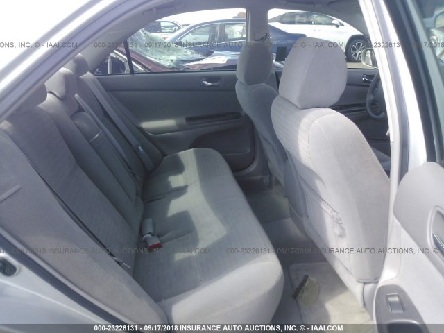 4T1BE32KX5U019757 - 2005 TOYOTA CAMRY LE/XLE/SE Күміс фото 8