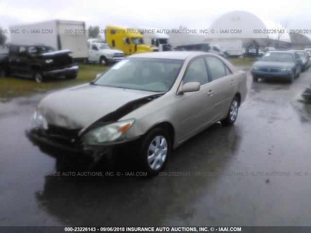 4T1BE32K32U539021 - 2002 TOYOTA CAMRY LE/XLE/SE GOLD photo 2