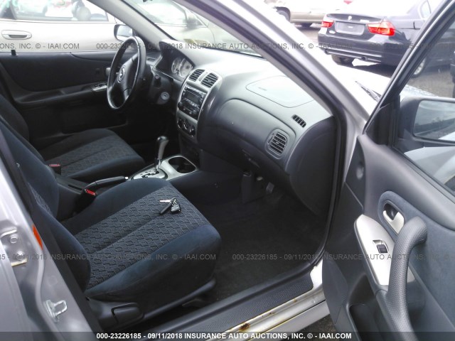 JM1BJ246731128914 - 2003 MAZDA PROTEGE PR5 银色 照片 5