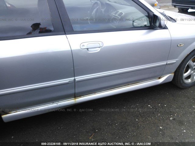 JM1BJ246731128914 - 2003 MAZDA PROTEGE PR5 银色 照片 6