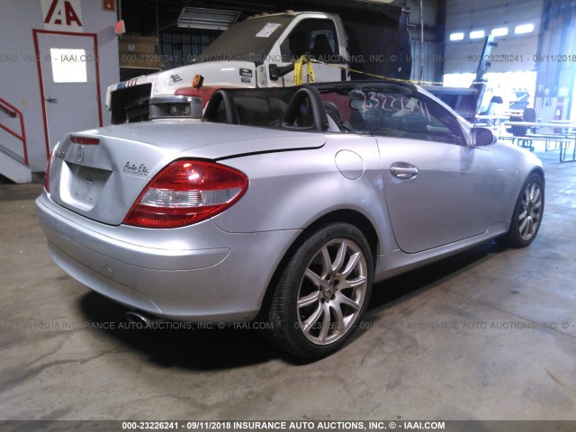 WDBWK56F25F022565 - 2005 MERCEDES-BENZ SLK 350 SILVER photo 4