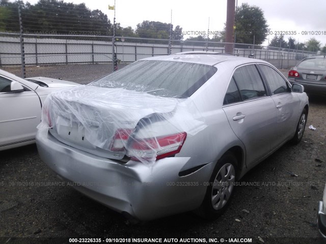 4T1BF3EK4AU078855 - 2010 TOYOTA CAMRY SE/LE/XLE SILVER photo 4