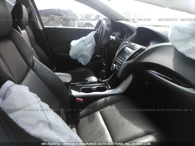 19UUB1F54HA007285 - 2017 ACURA TLX TECH WHITE photo 5