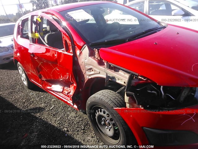 1G1JB6SG5E4112829 - 2014 CHEVROLET SONIC LS 红色 照片 6