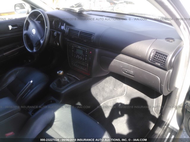 WVWRH63B74P046633 - 2004 VOLKSWAGEN PASSAT GLX 灰色 照片 5