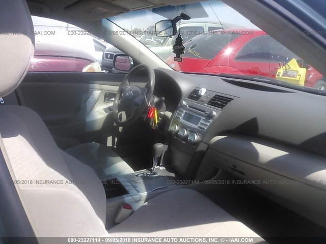 4T4BE46K28R045618 - 2008 TOYOTA CAMRY CE/LE/XLE/SE GREEN photo 5