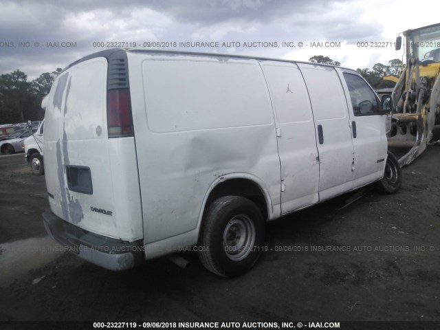 1GCFG15W221132716 - 2002 CHEVROLET EXPRESS G1500  WHITE photo 4