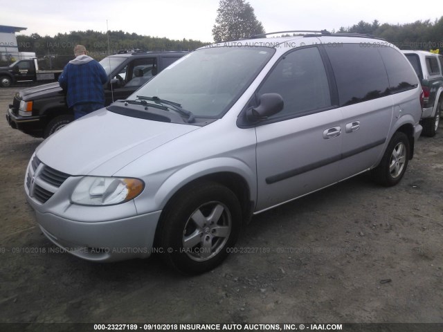 1D4GP45R05B134918 - 2005 DODGE CARAVAN SXT SILVER photo 2