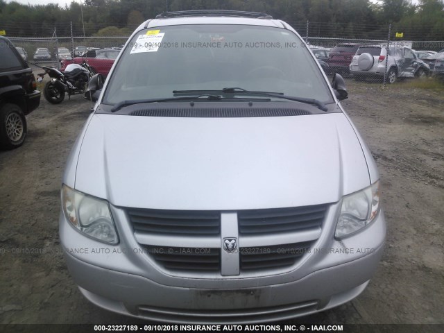 1D4GP45R05B134918 - 2005 DODGE CARAVAN SXT SILVER photo 6