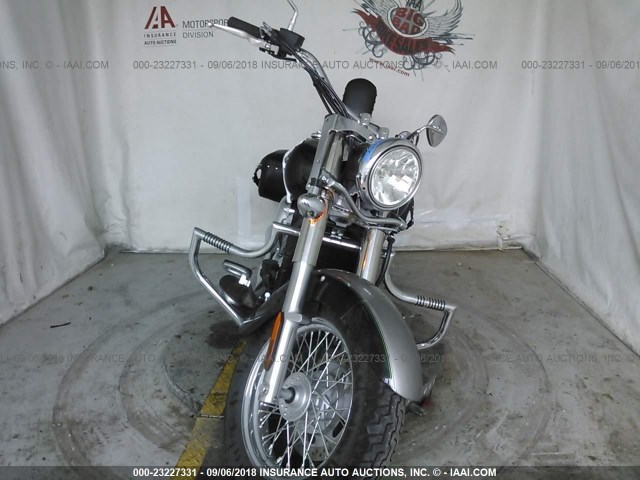 JKAVN2D12GA056106 - 2016 KAWASAKI VN900 D SILVER photo 5