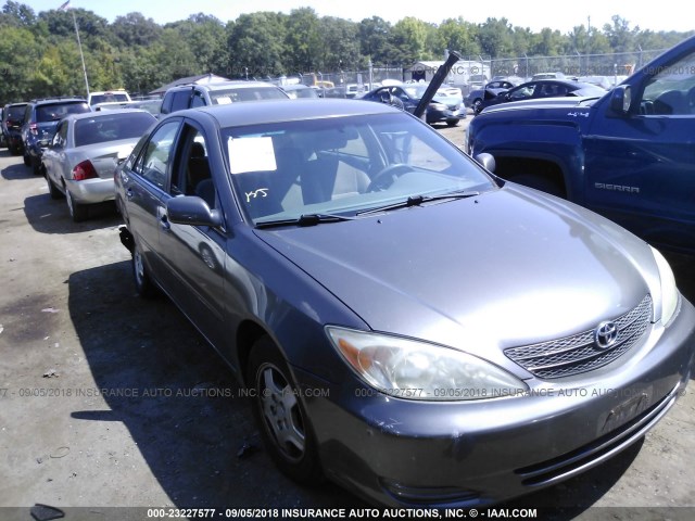 4T1BF32KX24518048 - 2002 TOYOTA CAMRY LE/XLE/SE Сұр фото 1