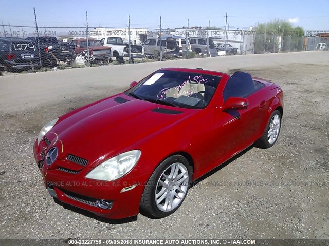 WDBWK54F19F189945 - 2009 MERCEDES-BENZ SLK 300 RED photo 2