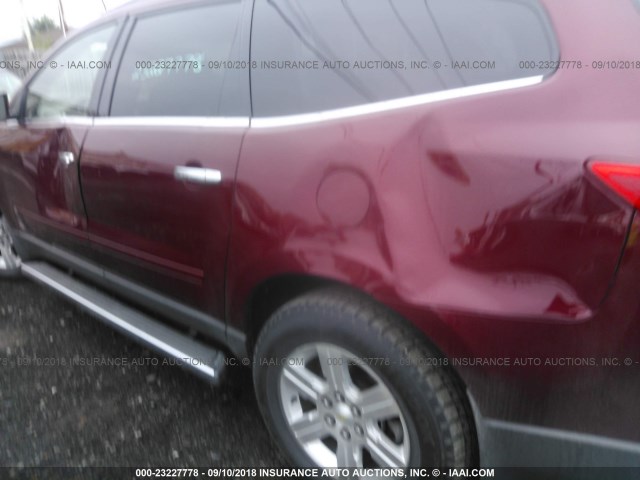 1GNLRFED7AS141436 - 2010 CHEVROLET TRAVERSE LT RED photo 6