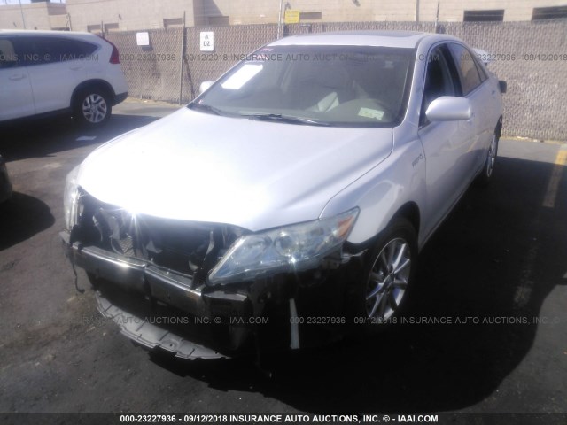 4T1BB3EK6BU142875 - 2011 TOYOTA CAMRY HYBRID SILVER photo 2