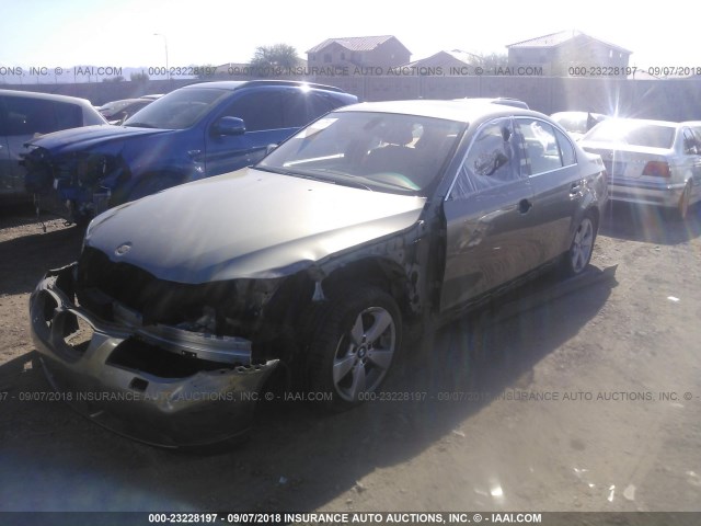 WBANF73567CU21909 - 2007 BMW 530 XI SILVER photo 2