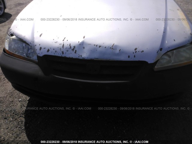 1HGCF86692A112302 - 2002 HONDA ACCORD VALUE SILVER photo 6