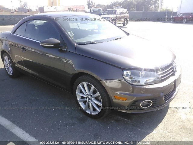 WVWBW8AH5DV004015 - 2013 VOLKSWAGEN EOS KOMFORT/SPORT 棕色 照片 1