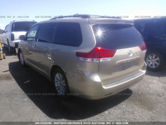 5TDYK3DC6CS178757 - 2012 TOYOTA SIENNA XLE/LIMITED TAN photo 3